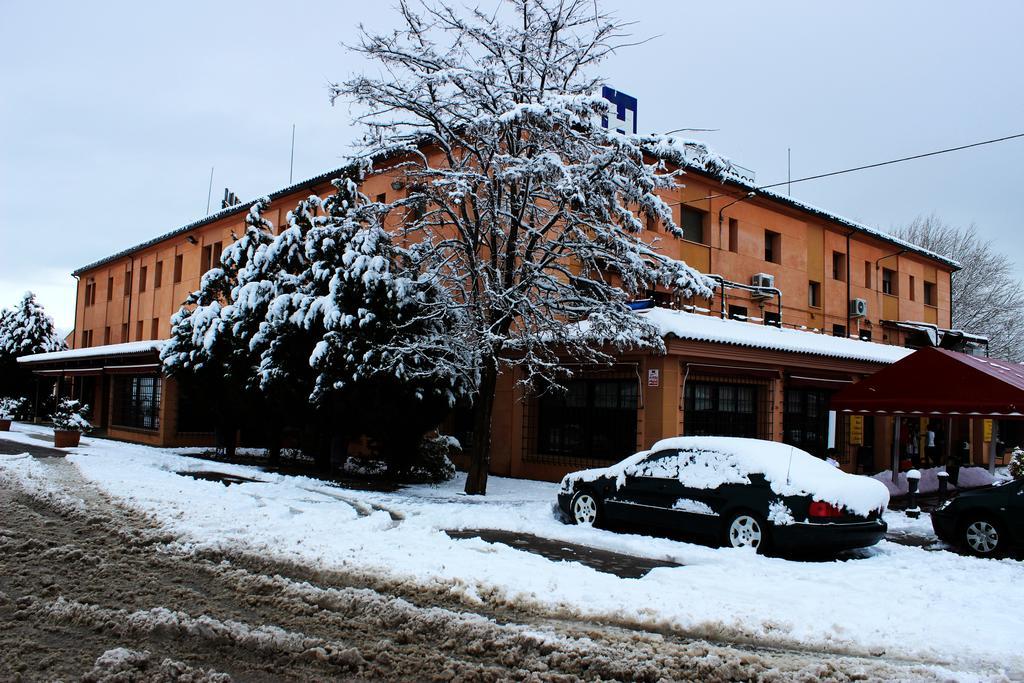 Hostal Los Manos Albentosa Exterior photo